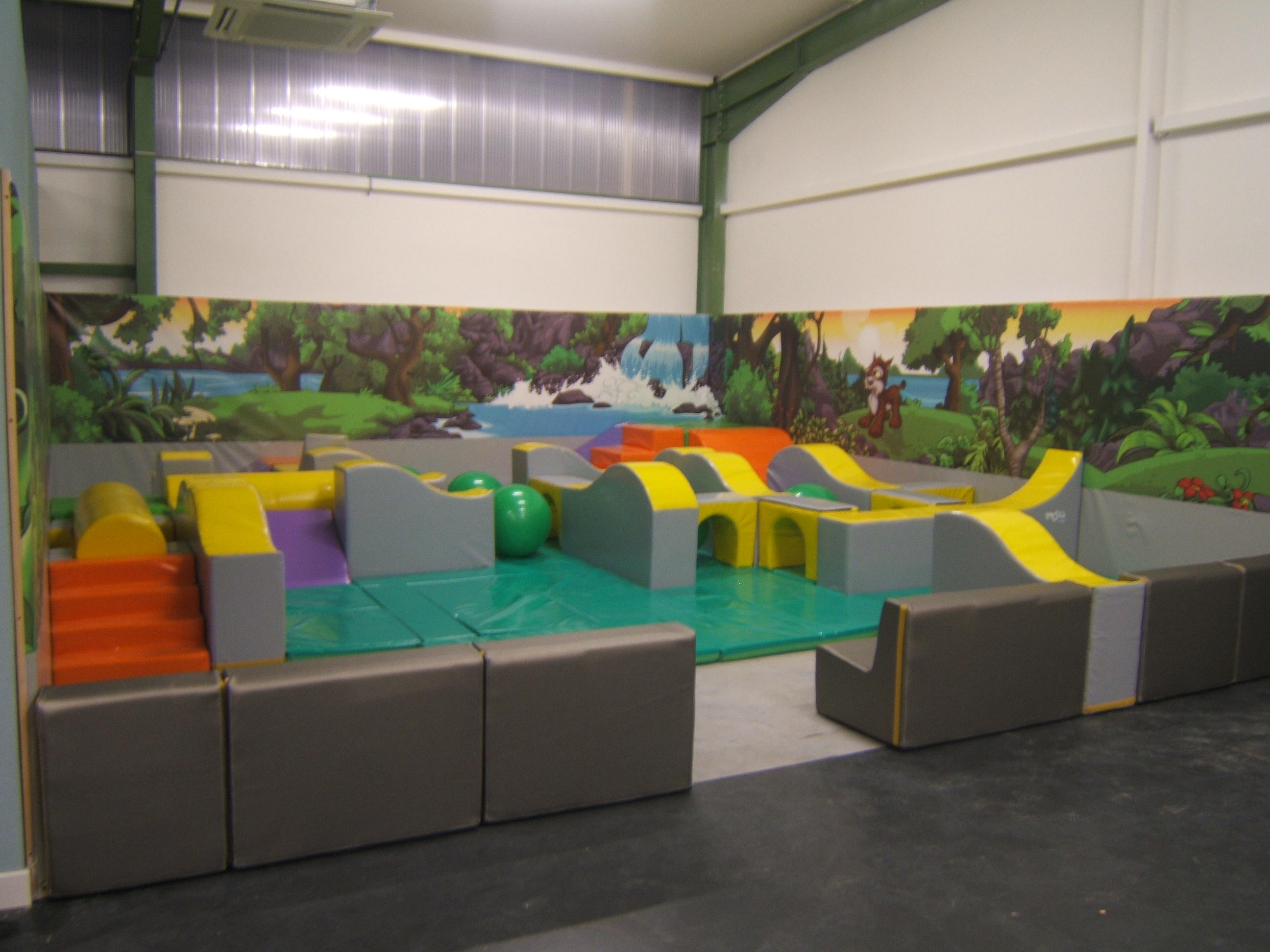 Parcours Modulo Mouss' : 8 x 6.9 x 0.85 m (REF 2010.18) Parcours Modulo Mouss' : 8 x 6.9 x 0.85 m (REF 2010.18)