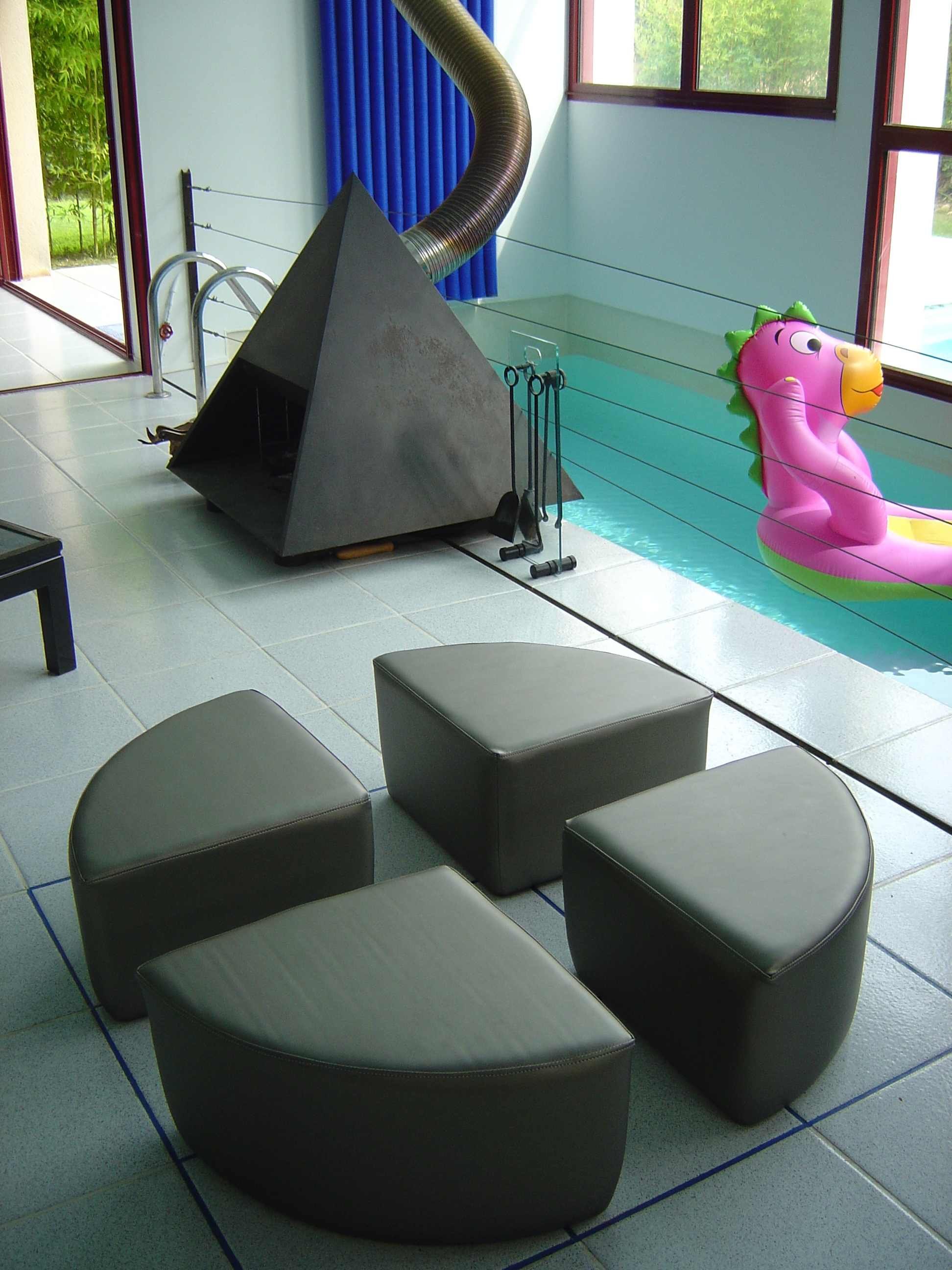 Pouf ¼ rond  - 40 x 40 x 17 cm- Assise 17 (REF A17-8) Pouf ¼ rond  - 40 x 40 x 17 cm- Assise 17 (REF A17-8)